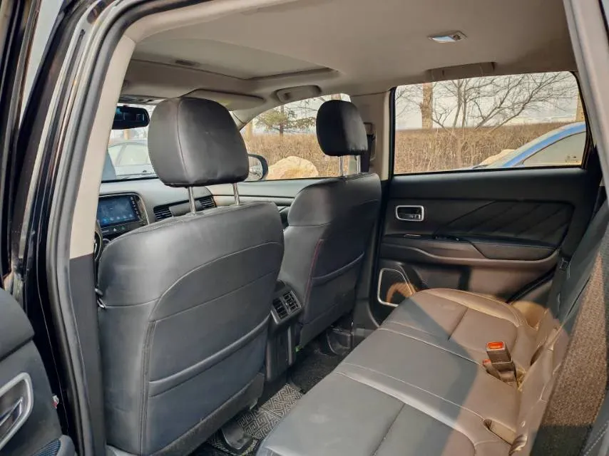 2019 Mitsubishi Outlander 2.0L 166HP L4 CVT,autocango,china used car exporter,china ev exporter,chinese used car exporter,chinese used ev exporter