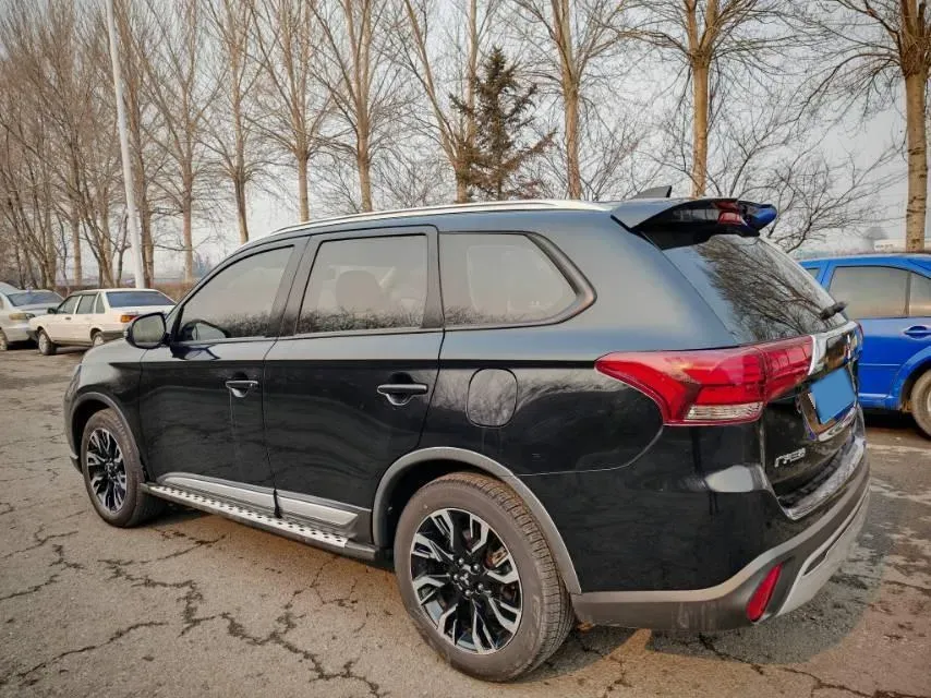 2019 Mitsubishi Outlander 2.0L 166HP L4 CVT,autocango,china used car exporter,china ev exporter,chinese used car exporter,chinese used ev exporter