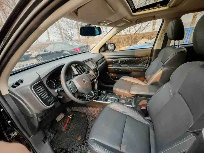 2019 Mitsubishi Outlander 2.0L 166HP L4 CVT,autocango,china used car exporter,china ev exporter,chinese used car exporter,chinese used ev exporter