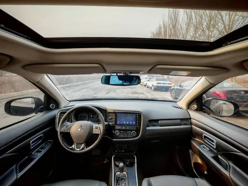 2019 Mitsubishi Outlander 2.0L 166HP L4 CVT,autocango,china used car exporter,china ev exporter,chinese used car exporter,chinese used ev exporter