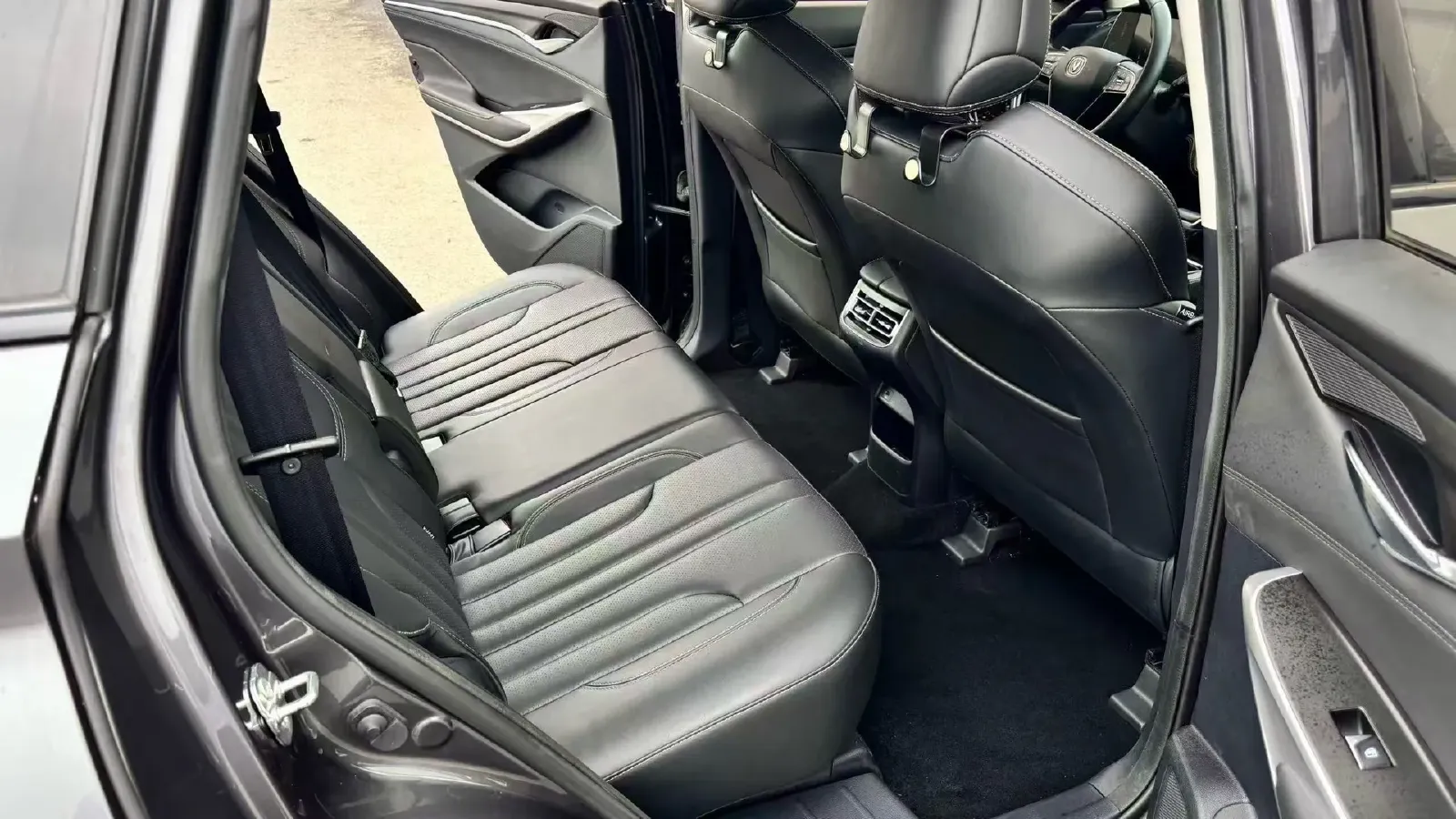 2020 ChangAn CS75 Plus 1.5T 178HP L4 6AT,autocango,china used car exporter,china ev exporter,chinese used car exporter,chinese used ev exporter