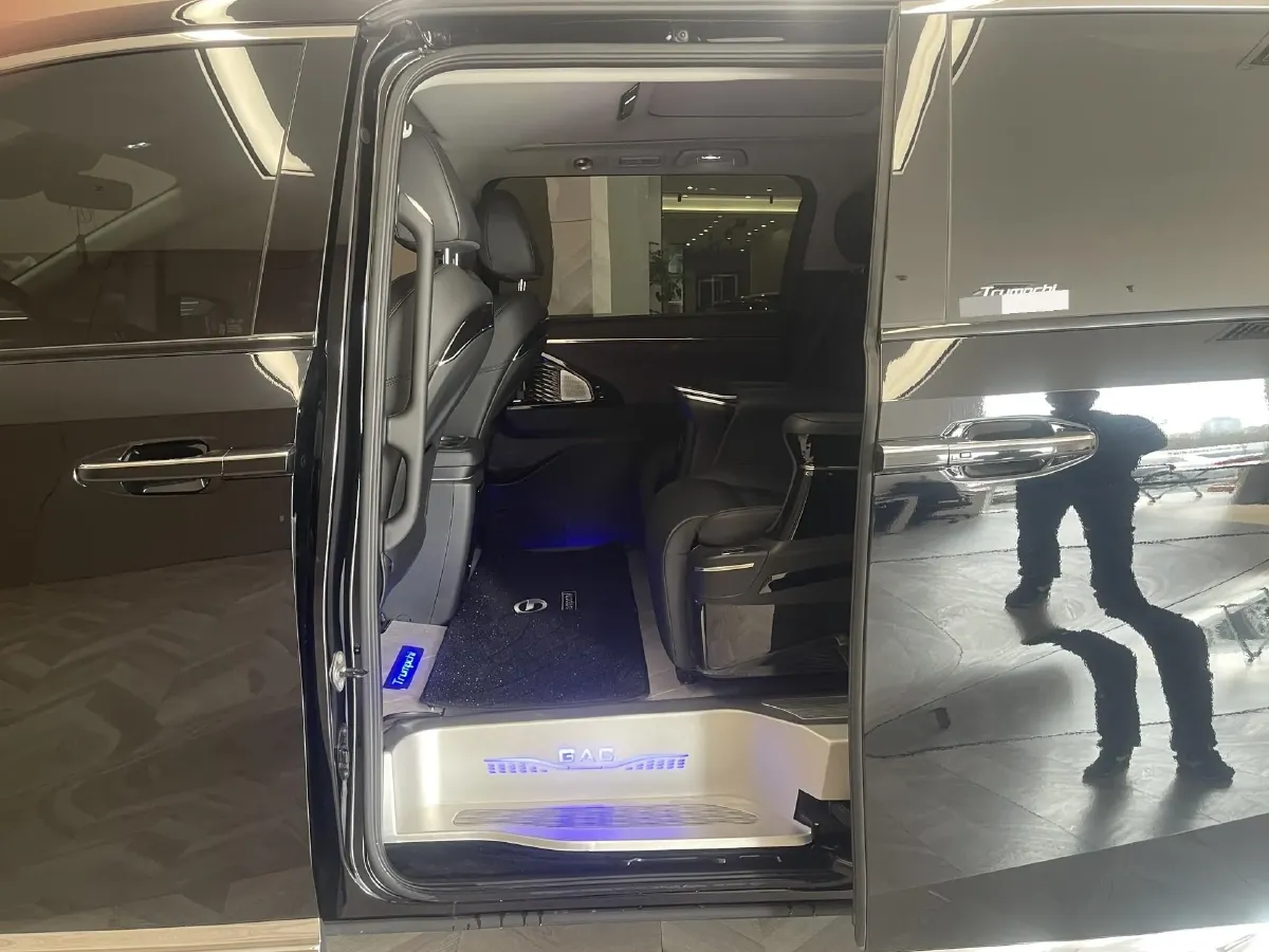 2024 GAC Trumpchi M8 2.0T 252HP L4 8AT,autocango,china used car exporter,china ev exporter,chinese used car exporter,chinese used ev exporter