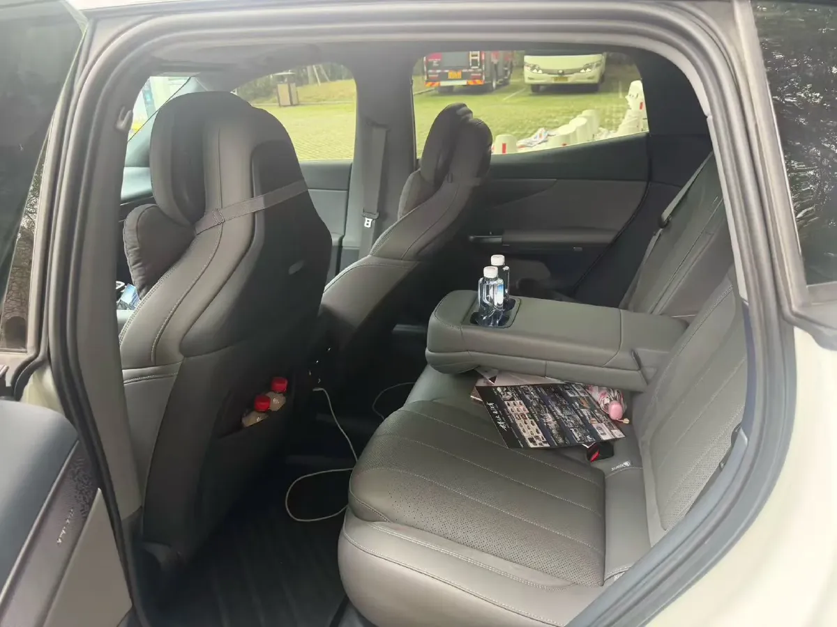 2024 LYNK&CO 07 EM-P 1.5T 163HP L4 3DHT PHEV 18.99KWH,autocango,china used car exporter,china ev exporter,chinese used car exporter,chinese used ev exporter