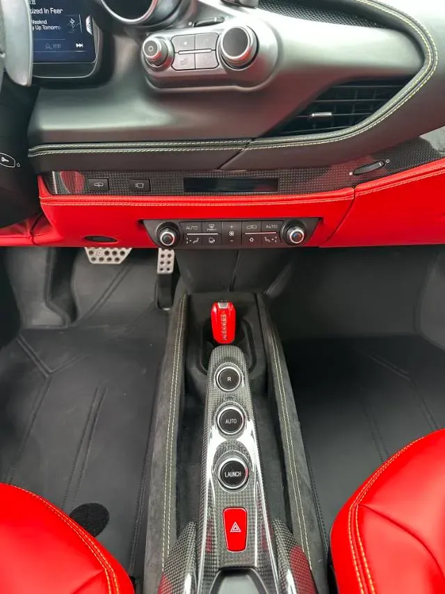 2019 Aston Martin DB11 5.2T 639HP V12 8AT,autocango,china used car exporter,china ev exporter,chinese used car exporter,chinese used ev exporter