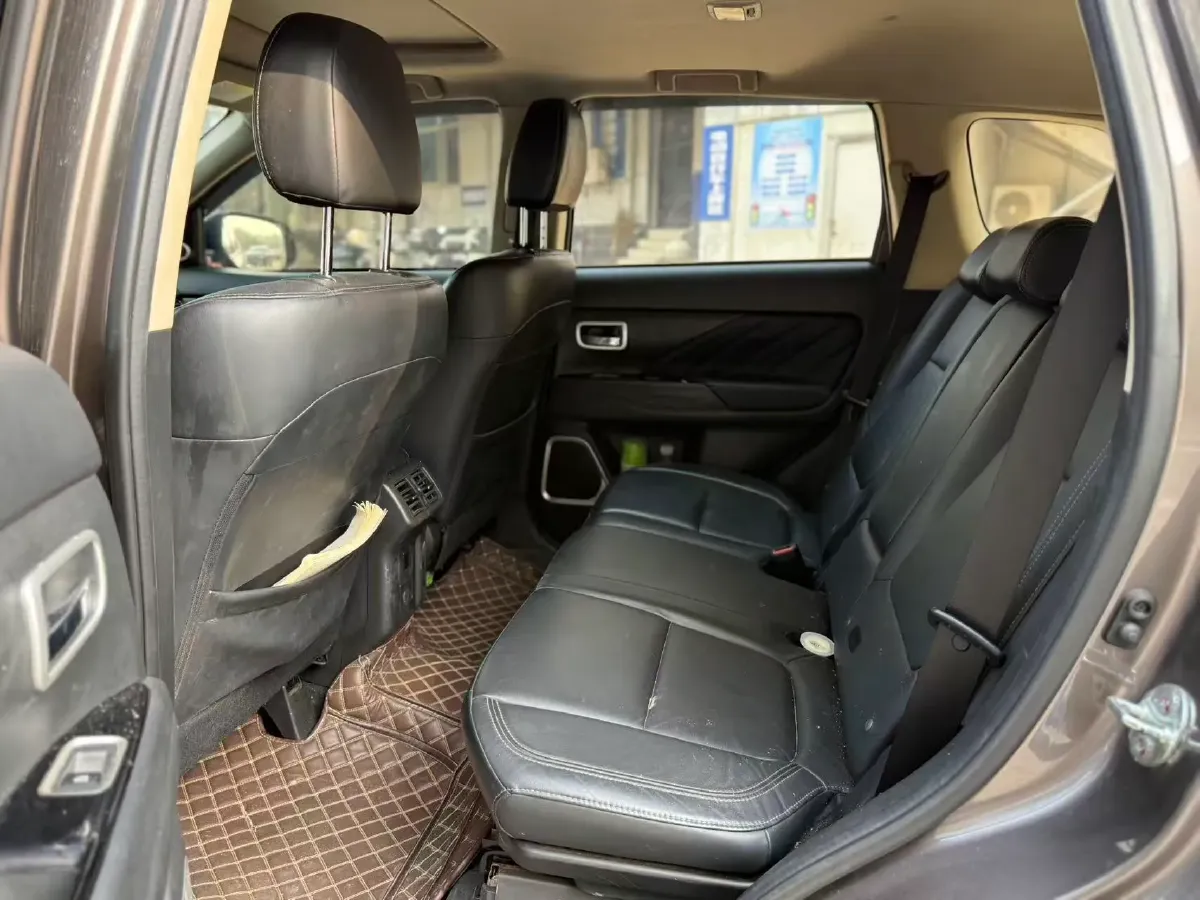 2018 Mitsubishi Outlander 2.4L 192HP L4 CVT,autocango,china used car exporter,china ev exporter,chinese used car exporter,chinese used ev exporter