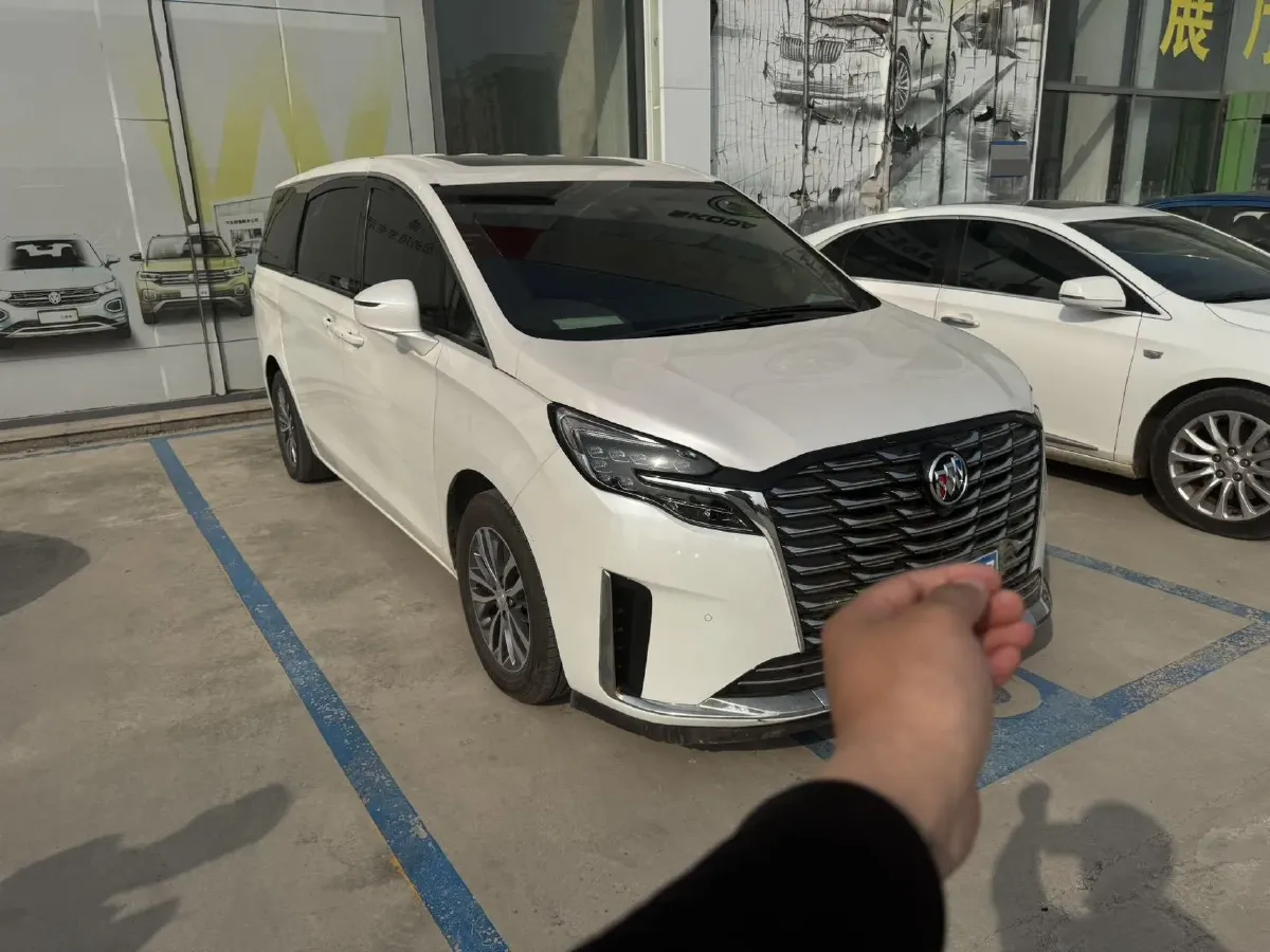 2021 Buick GL8 2.0T 237HP L4 9AT,autocango,china used car exporter,china ev exporter,chinese used car exporter,chinese used ev exporter
