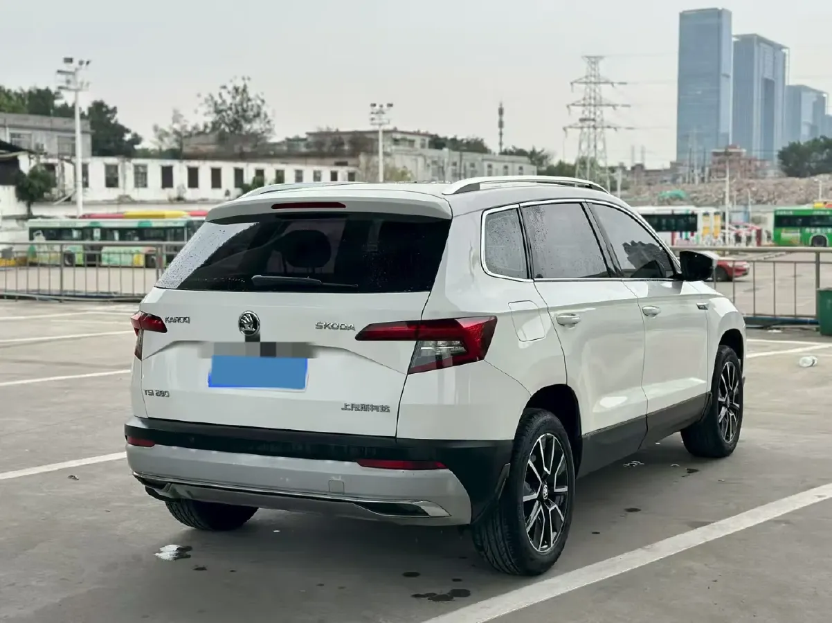 2021 Skoda Karoq 1.4T 150HP L4 7DCT,autocango,china used car exporter,china ev exporter,chinese used car exporter,chinese used ev exporter