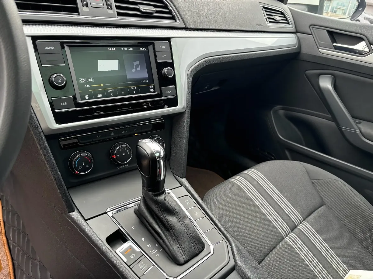 2017 Volkswagen Lamando 1.4T 131HP L4 7DCT,autocango,china used car exporter,china ev exporter,chinese used car exporter,chinese used ev exporter