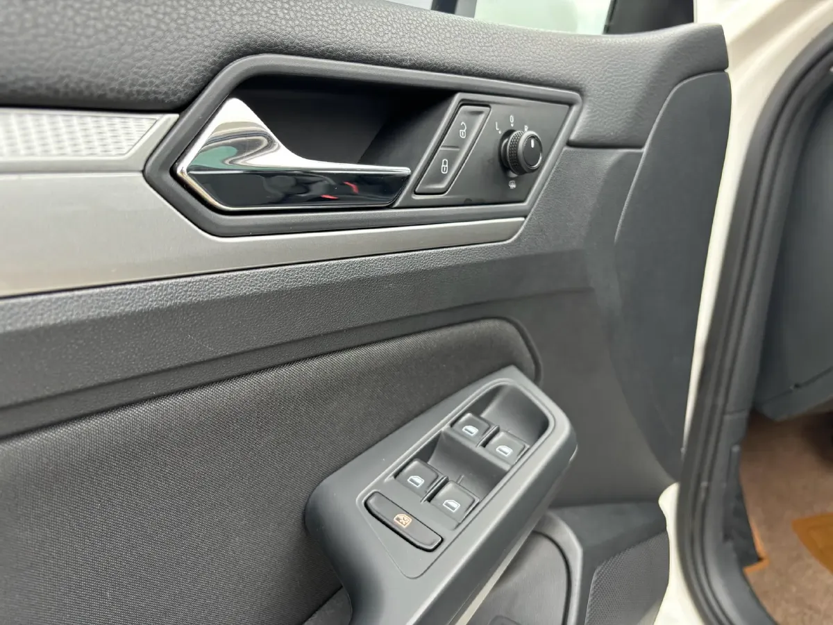 2017 Volkswagen Lamando 1.4T 131HP L4 7DCT,autocango,china used car exporter,china ev exporter,chinese used car exporter,chinese used ev exporter