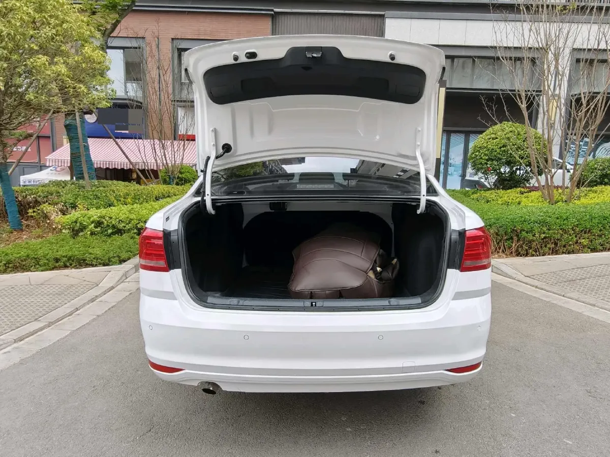 2017 Volkswagen Lavida 1.6L 110HP L4 6AT,autocango,china used car exporter,china ev exporter,chinese used car exporter,chinese used ev exporter