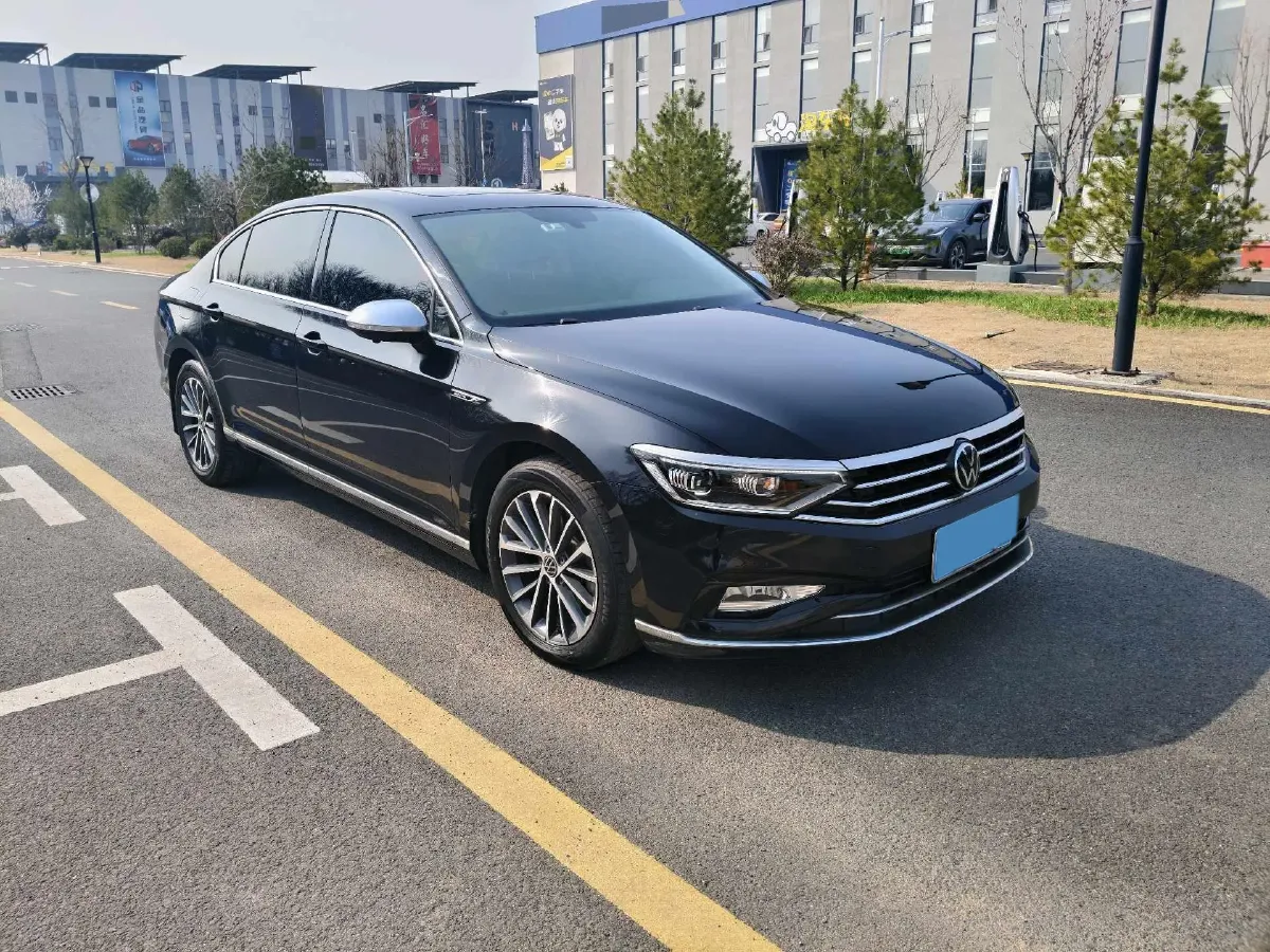 2020 Volkswagen Magotan 2.0T 186HP L4 7DCT,autocango,china used car exporter,china ev exporter,chinese used car exporter,chinese used ev exporter