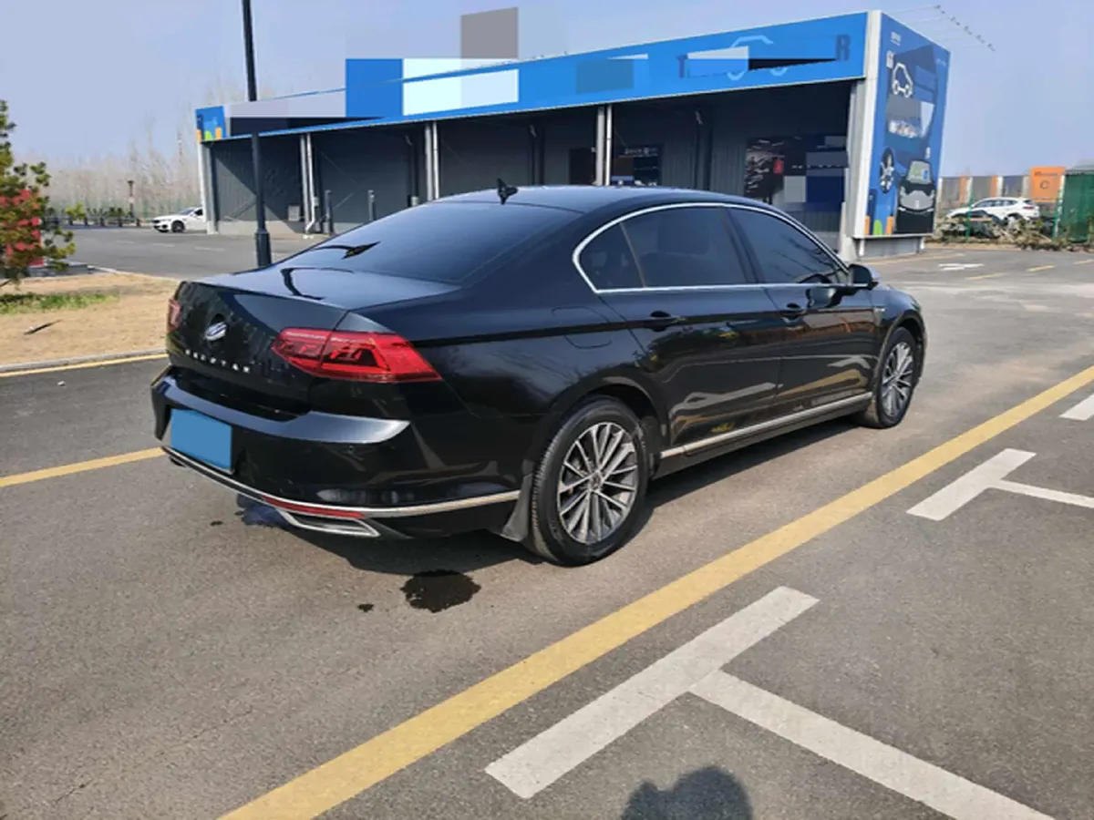 2020 Volkswagen Magotan 2.0T 186HP L4 7DCT,autocango,china used car exporter,china ev exporter,chinese used car exporter,chinese used ev exporter