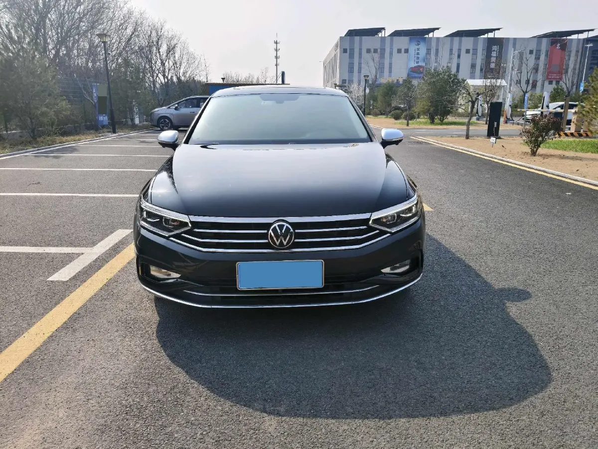 2020 Volkswagen Magotan 2.0T 186HP L4 7DCT,autocango,china used car exporter,china ev exporter,chinese used car exporter,chinese used ev exporter