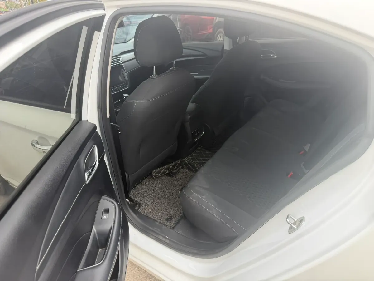 2019 Roewe i5 1.5L 120HP L4 CVT,autocango,china used car exporter,china ev exporter,chinese used car exporter,chinese used ev exporter