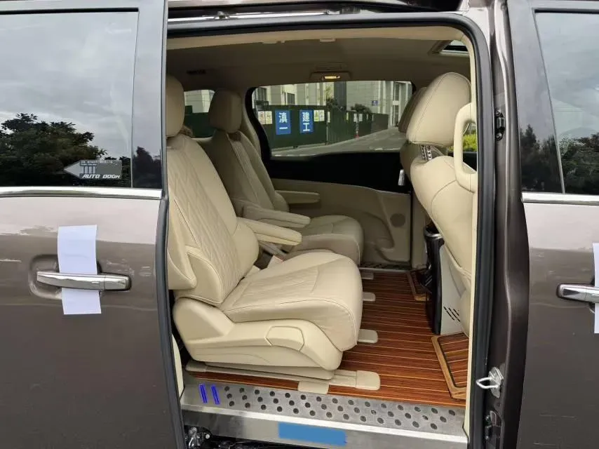 2023 Buick GL8 2.0T 237HP L4 9AT,autocango,china used car exporter,china ev exporter,chinese used car exporter,chinese used ev exporter