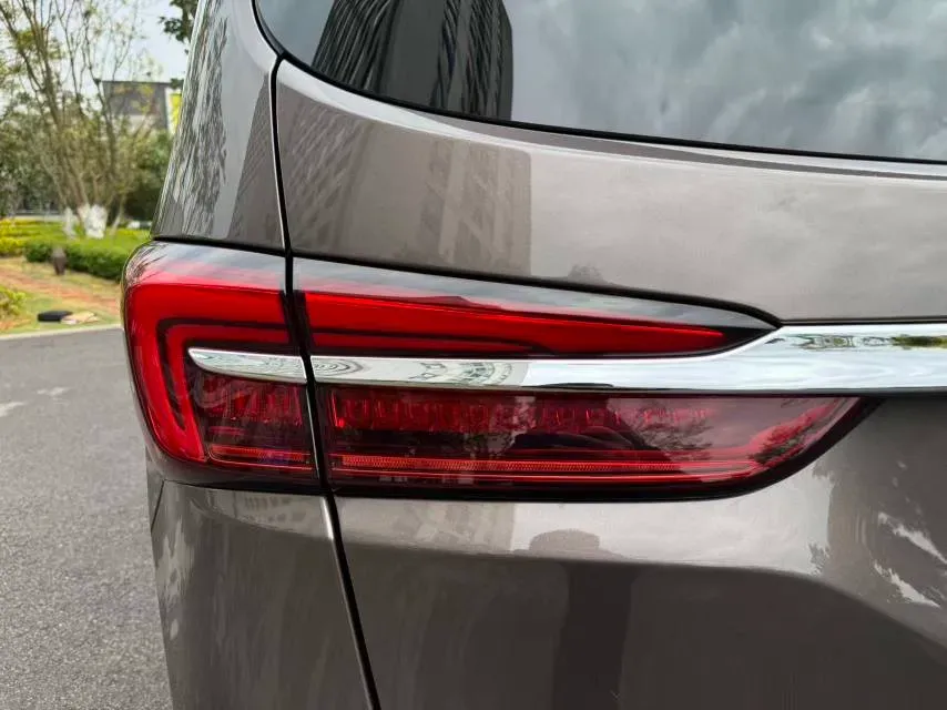 2023 Buick GL8 2.0T 237HP L4 9AT,autocango,china used car exporter,china ev exporter,chinese used car exporter,chinese used ev exporter