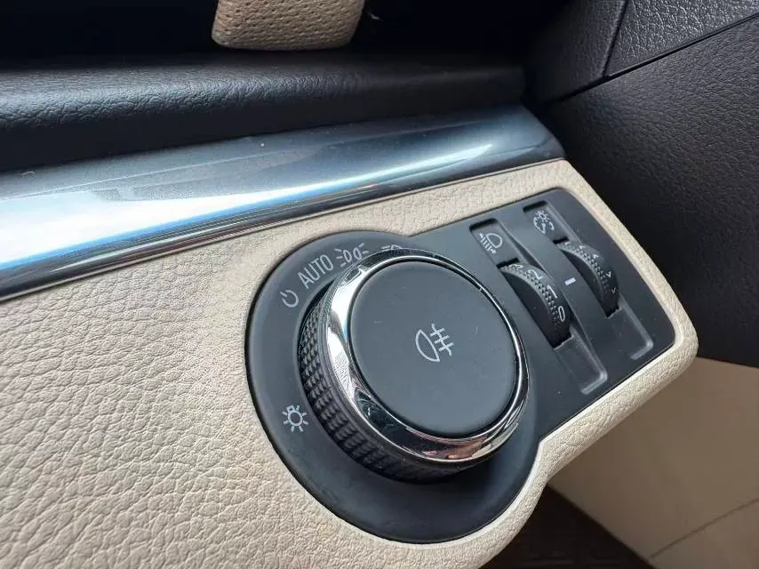 2023 Buick GL8 2.0T 237HP L4 9AT,autocango,china used car exporter,china ev exporter,chinese used car exporter,chinese used ev exporter