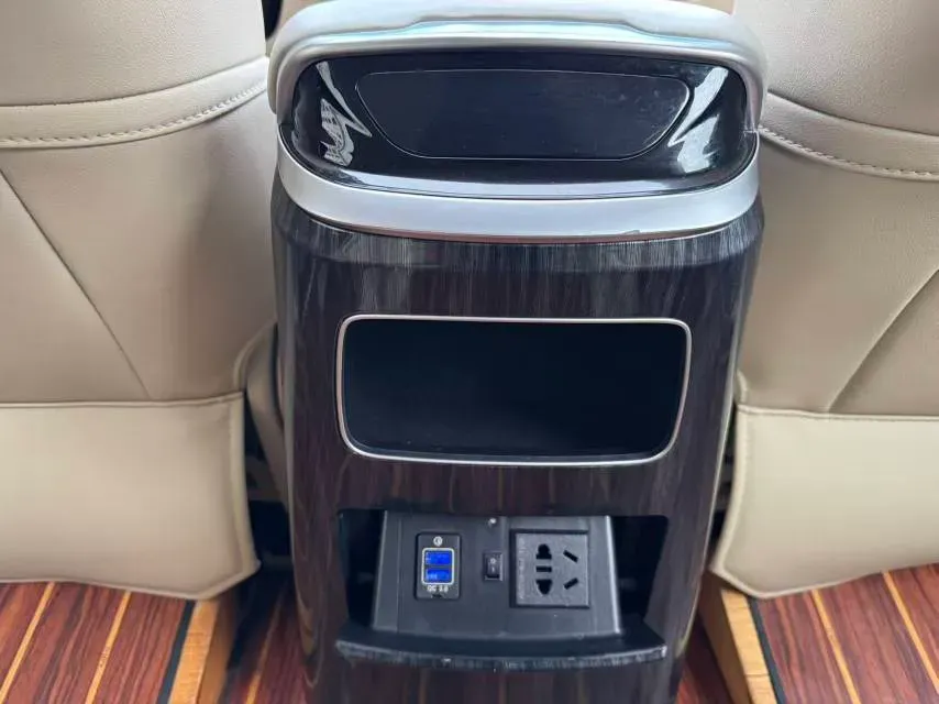 2023 Buick GL8 2.0T 237HP L4 9AT,autocango,china used car exporter,china ev exporter,chinese used car exporter,chinese used ev exporter