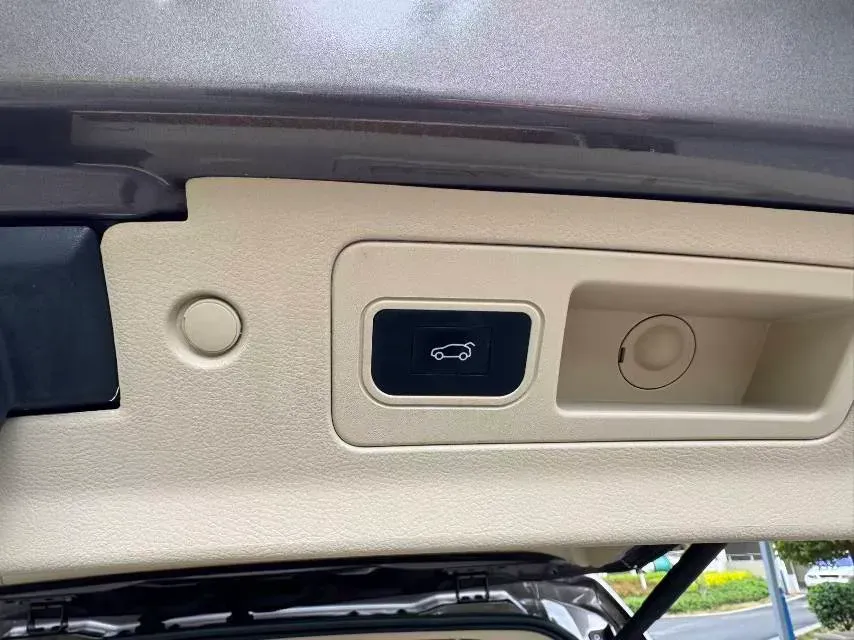 2023 Buick GL8 2.0T 237HP L4 9AT,autocango,china used car exporter,china ev exporter,chinese used car exporter,chinese used ev exporter