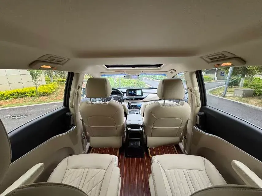 2023 Buick GL8 2.0T 237HP L4 9AT,autocango,china used car exporter,china ev exporter,chinese used car exporter,chinese used ev exporter