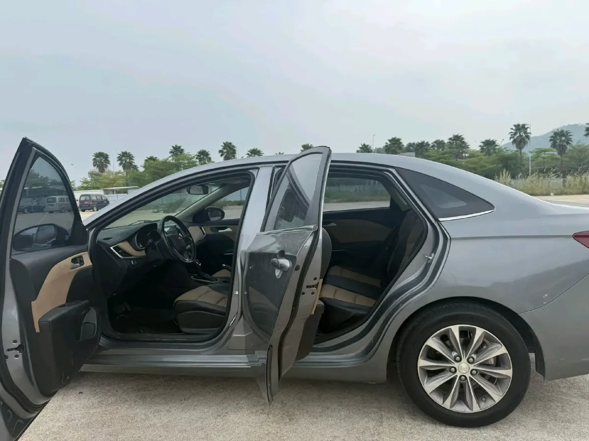 2021 Chevrolet Monza 1.5L 113HP L4 6AT,autocango,china used car exporter,china ev exporter,chinese used car exporter,chinese used ev exporter