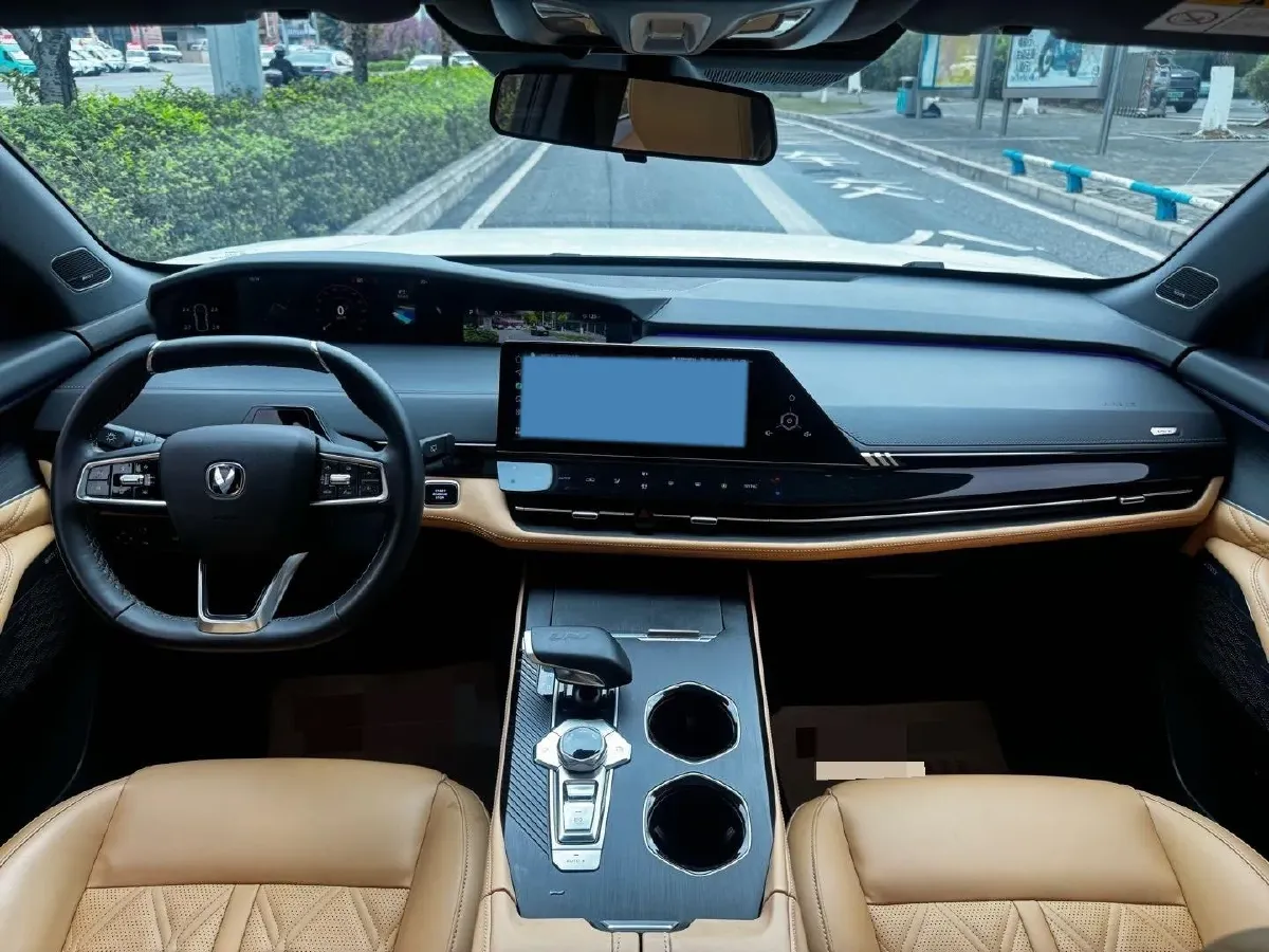 2021 ChangAn UNI-K 2.0T 233HP L4 8AT,autocango,china used car exporter,china ev exporter,chinese used car exporter,chinese used ev exporter