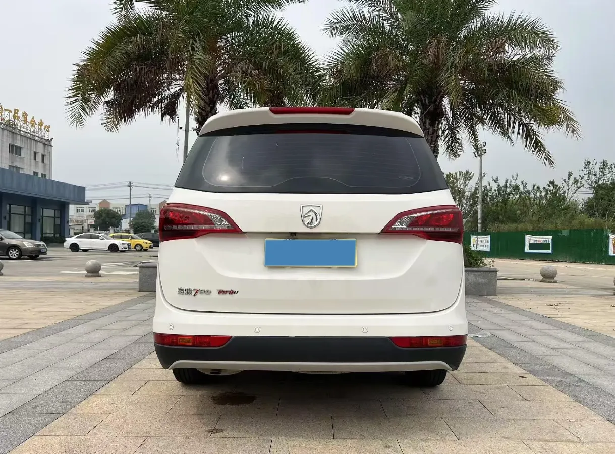 2019 BaoJun 730 1.5T 147HP L4 6MT,autocango,china used car exporter,china ev exporter,chinese used car exporter,chinese used ev exporter