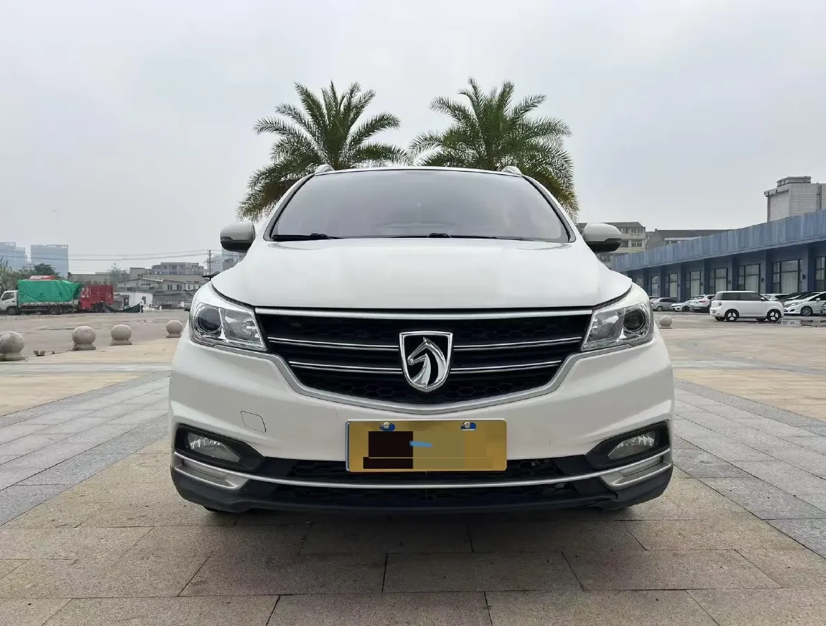 2019 BaoJun 730 1.5T 147HP L4 6MT,autocango,china used car exporter,china ev exporter,chinese used car exporter,chinese used ev exporter