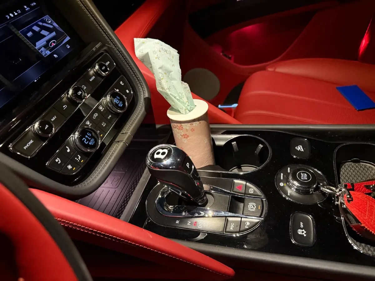 2021 Bentley Bentayga 3.0T 340HP V6 8AT PHEV 17.3KWH,autocango,china used car exporter,china ev exporter,chinese used car exporter,chinese used ev exporter