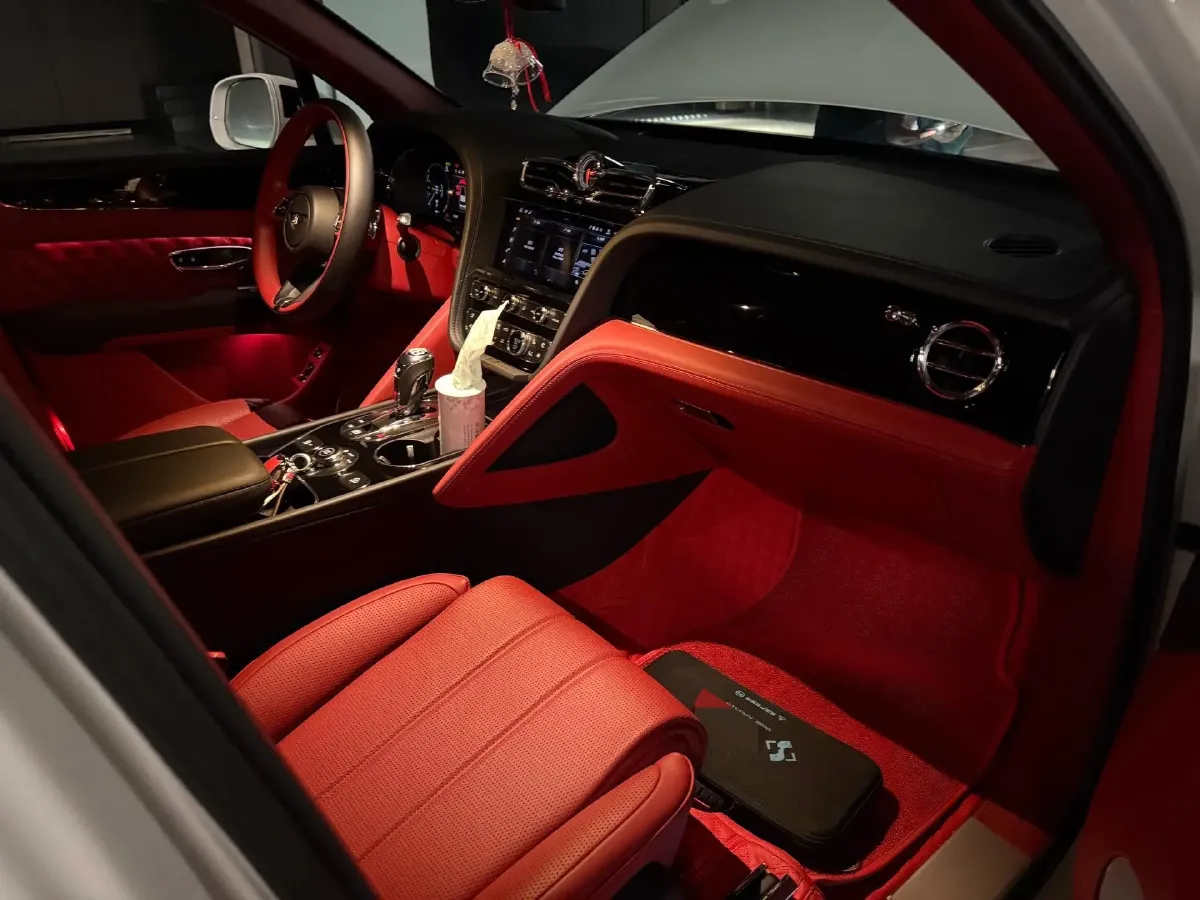 2021 Bentley Bentayga 3.0T 340HP V6 8AT PHEV 17.3KWH,autocango,china used car exporter,china ev exporter,chinese used car exporter,chinese used ev exporter