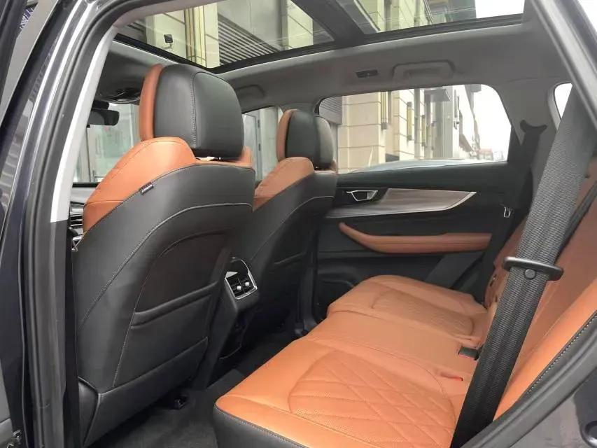 2021 Chery Tiggo 8 Plus 1.6T 197HP L4 7DCT,autocango,china used car exporter,china ev exporter,chinese used car exporter,chinese used ev exporter