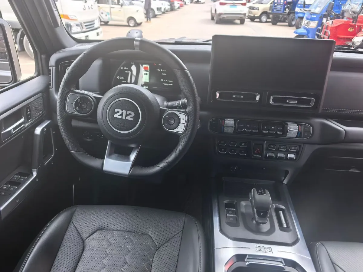 2024 212 212 T01 2.0T 252HP L4 8AT,autocango,china used car exporter,china ev exporter,chinese used car exporter,chinese used ev exporter