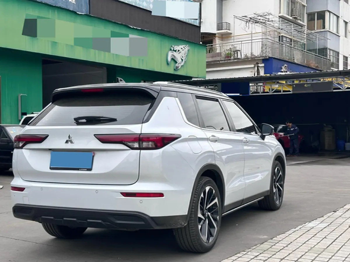 2023 Mitsubishi Outlander 1.5T 215HP L4 CVT,autocango,china used car exporter,china ev exporter,chinese used car exporter,chinese used ev exporter