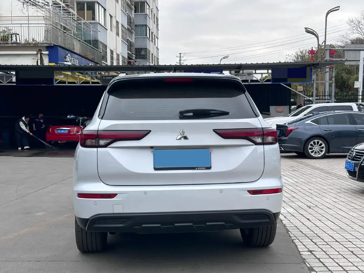2023 Mitsubishi Outlander 1.5T 215HP L4 CVT,autocango,china used car exporter,china ev exporter,chinese used car exporter,chinese used ev exporter