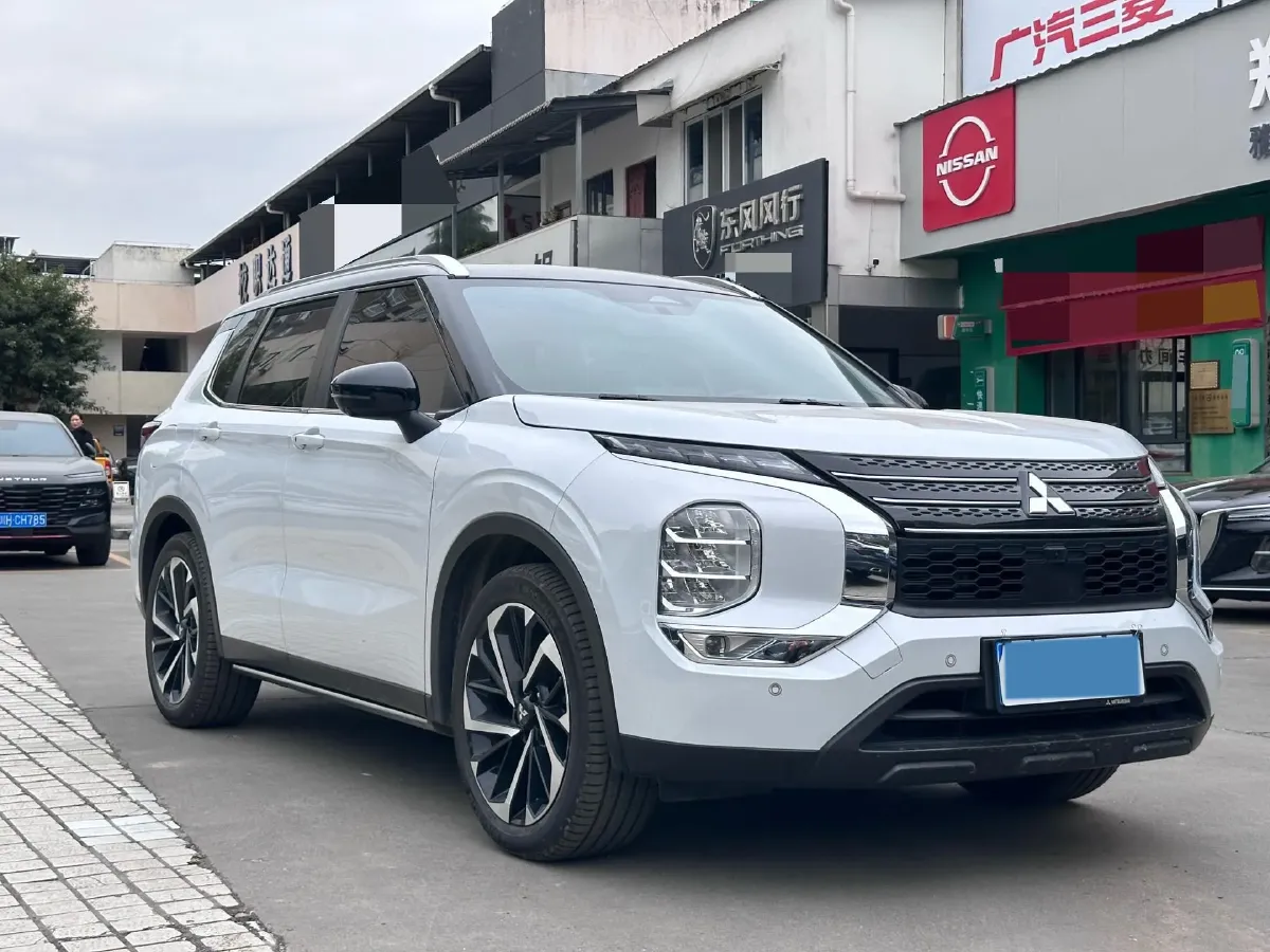 2023 Mitsubishi Outlander 1.5T 215HP L4 CVT,autocango,china used car exporter,china ev exporter,chinese used car exporter,chinese used ev exporter