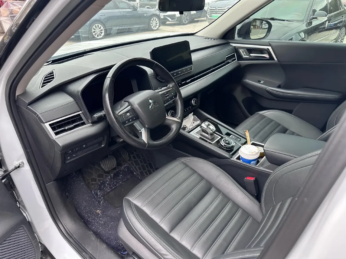 2023 Mitsubishi Outlander 1.5T 215HP L4 CVT,autocango,china used car exporter,china ev exporter,chinese used car exporter,chinese used ev exporter