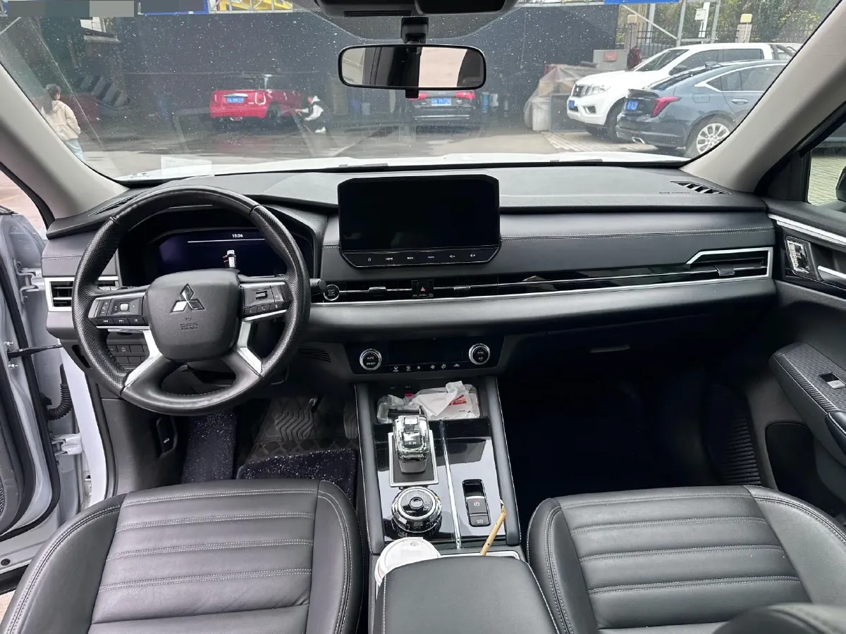 2023 Mitsubishi Outlander 1.5T 215HP L4 CVT,autocango,china used car exporter,china ev exporter,chinese used car exporter,chinese used ev exporter