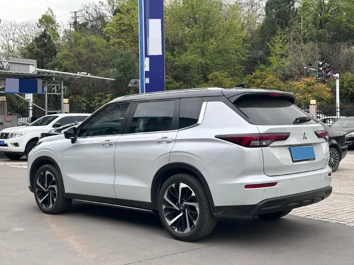 2023 Mitsubishi Outlander 1.5T 215HP L4 CVT,autocango,china used car exporter,china ev exporter,chinese used car exporter,chinese used ev exporter