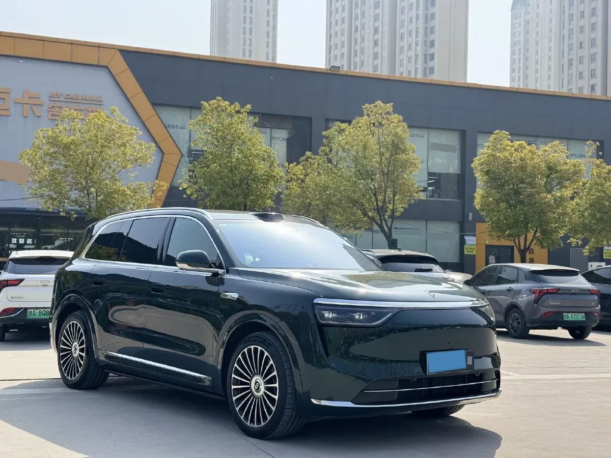 2025 AITO AITO M8 REEV 160HP REEV 53.4KWH,autocango,china used car exporter,china ev exporter,chinese used car exporter,chinese used ev exporter