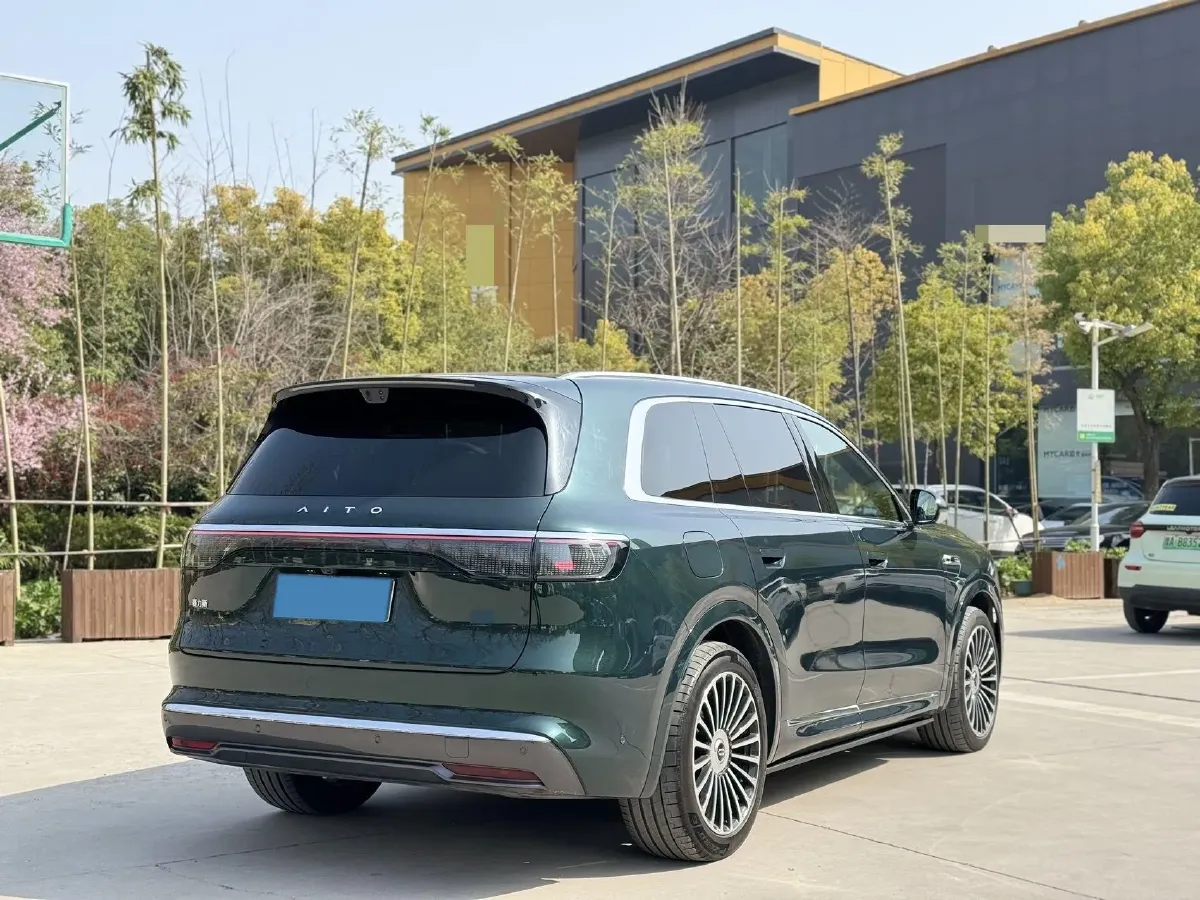 2025 AITO AITO M8 REEV 160HP REEV 53.4KWH,autocango,china used car exporter,china ev exporter,chinese used car exporter,chinese used ev exporter