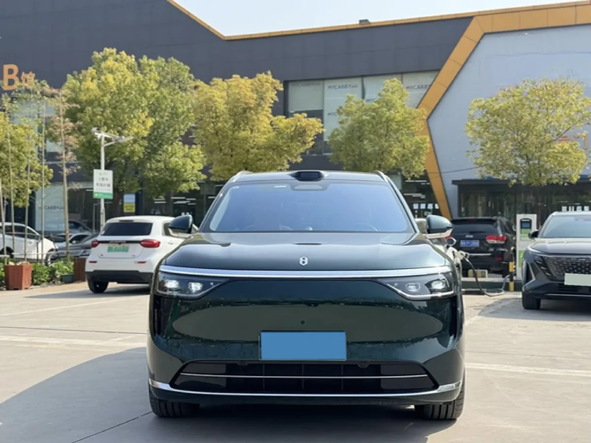 2025 AITO AITO M8 REEV 160HP REEV 53.4KWH,autocango,china used car exporter,china ev exporter,chinese used car exporter,chinese used ev exporter