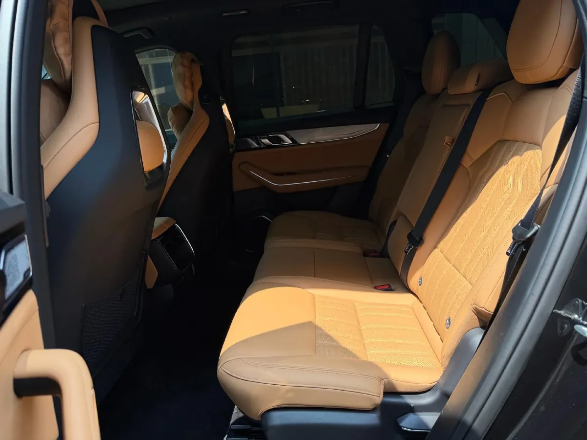 2023 LYNK&CO 09 EM-P 2.0T 254HP L4 3DHT PHEV 40.1KWH,autocango,china used car exporter,china ev exporter,chinese used car exporter,chinese used ev exporter