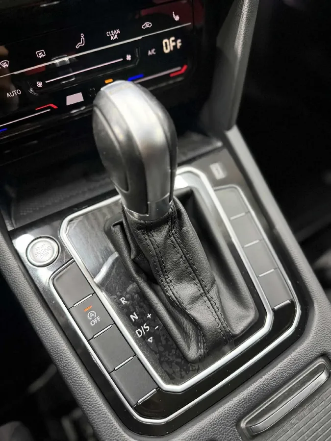 2020 Volkswagen Magotan 2.0T 186HP L4 7DCT,autocango,china used car exporter,china ev exporter,chinese used car exporter,chinese used ev exporter