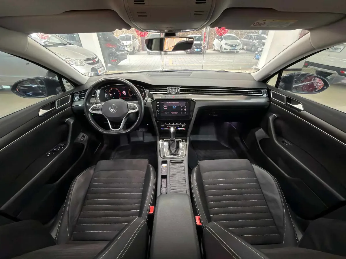 2020 Volkswagen Magotan 2.0T 186HP L4 7DCT,autocango,china used car exporter,china ev exporter,chinese used car exporter,chinese used ev exporter