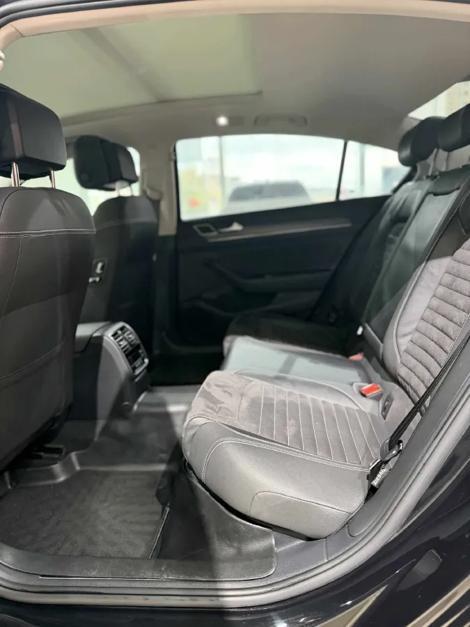 2020 Volkswagen Magotan 2.0T 186HP L4 7DCT,autocango,china used car exporter,china ev exporter,chinese used car exporter,chinese used ev exporter