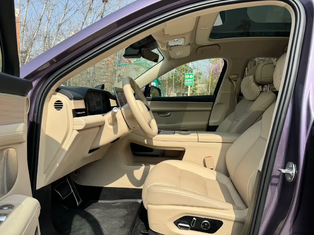2025 AITO AITO M5 1.5T 152HP L4 REEV 42KWH,autocango,china used car exporter,china ev exporter,chinese used car exporter,chinese used ev exporter