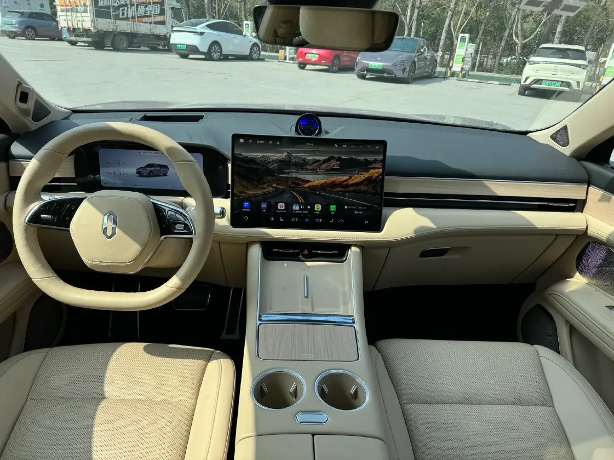 2025 AITO AITO M5 1.5T 152HP L4 REEV 42KWH,autocango,china used car exporter,china ev exporter,chinese used car exporter,chinese used ev exporter