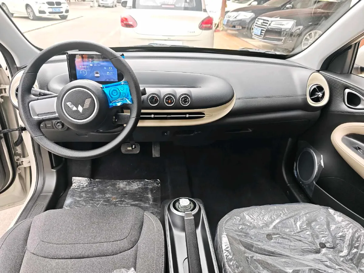 2023 WuLing BinGuo BEV 17.3KWH,autocango,china used car exporter,china ev exporter,chinese used car exporter,chinese used ev exporter