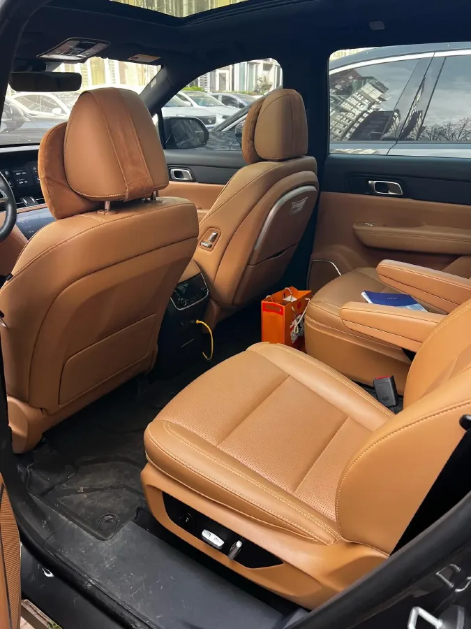 2021 Li ONE Range Extended 131HP REEV 40.5KWH,autocango,china used car exporter,china ev exporter,chinese used car exporter,chinese used ev exporter