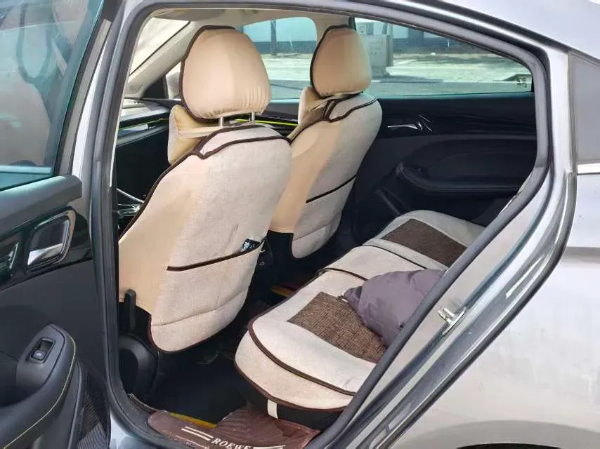 2021 Roewe i5 1.5L 120HP L4 CVT,autocango,china used car exporter,china ev exporter,chinese used car exporter,chinese used ev exporter